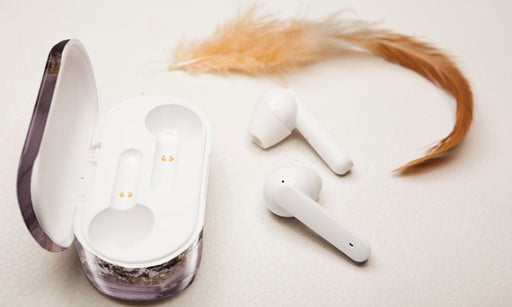 how to clean airpods case